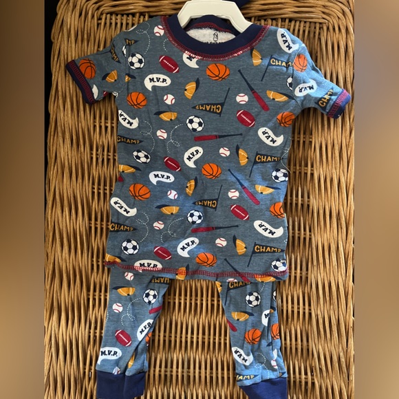 ALL SPORTS 2-piece pj set  Size 18 mo  NWT Dark Navy Blue w/browns & burgandy - Picture 1 of 2